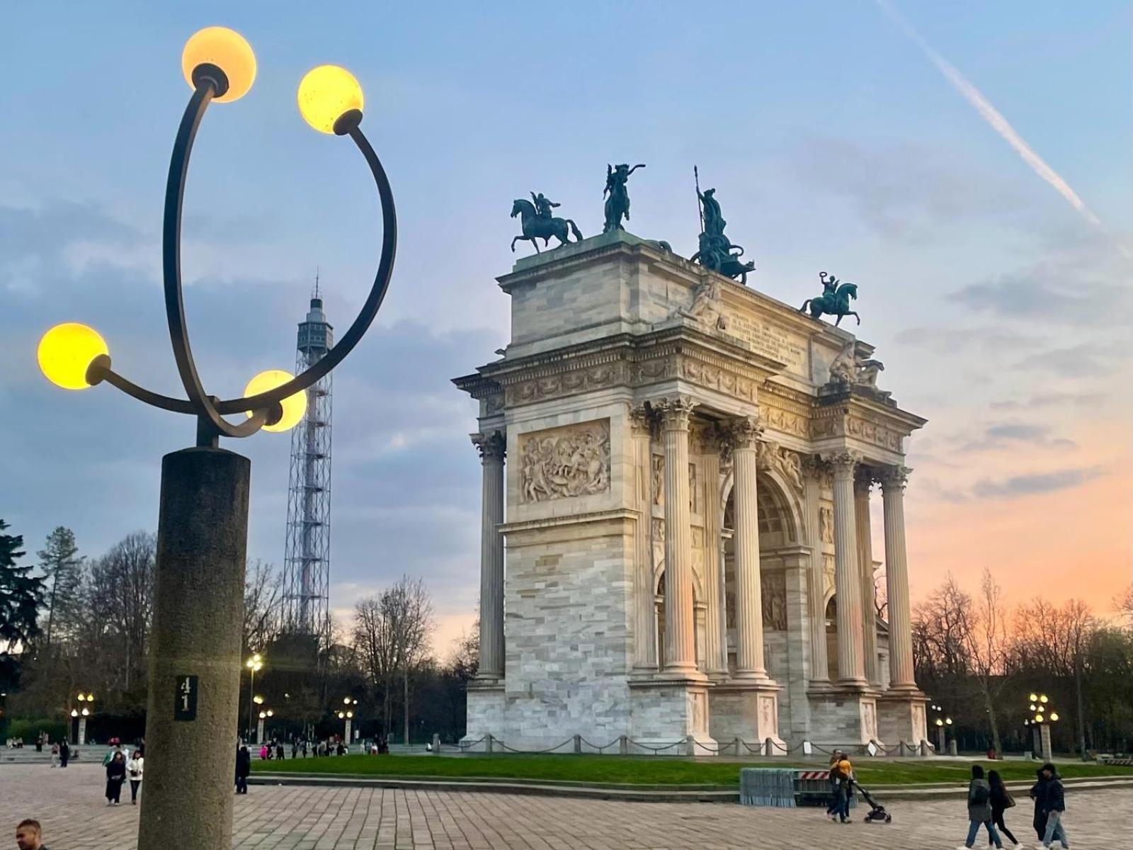 Arco Della Pace -4 Bed Apartment Mailand
